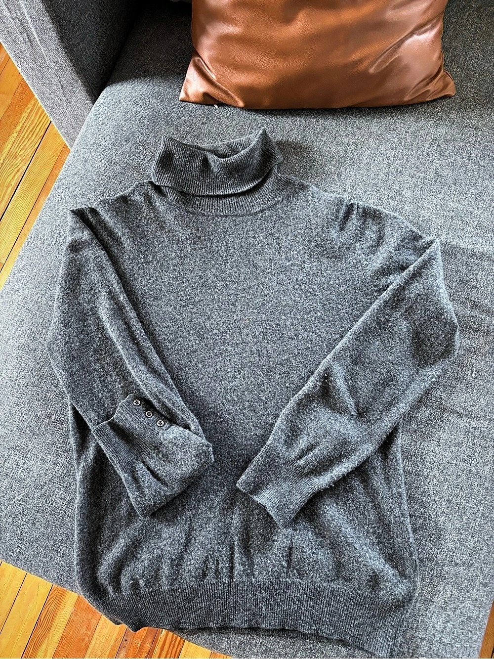GCfontana Gray Turtleneck Sweater Size 4 /Fit Small